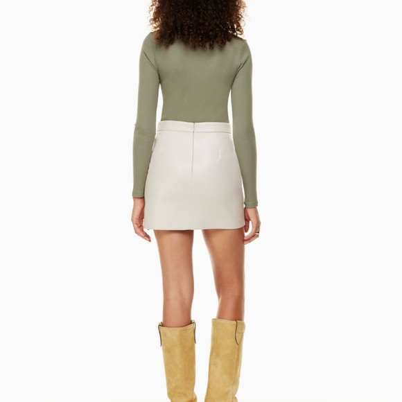 Aritzia Wilfred Patio Mini Leather Skirt in White, Size 10 - Picture 4 of 5